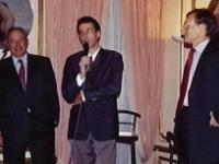 Didier Pineau Valencienne et Jacques Massot entourant Jean Vinègla 
